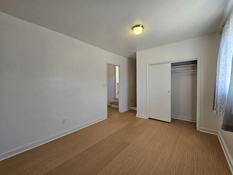 2412 Rosina St — Photo 11