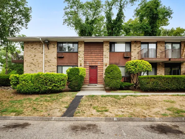 71 Kennedy Drive #71, Bridgeport, CT 06606