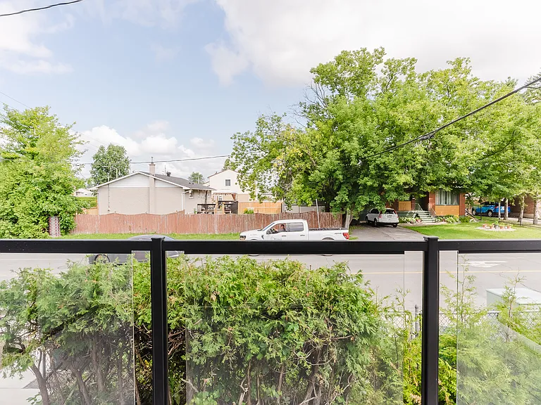 845 Champlain St — Photo 41