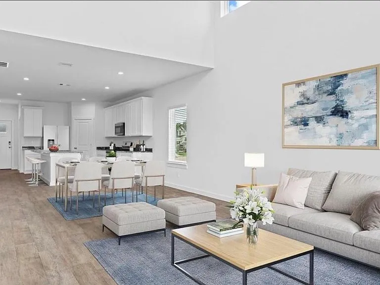 8051 Marchese Dr — Photo 2