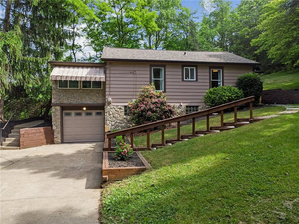 7 Sylvia Ln photo 1