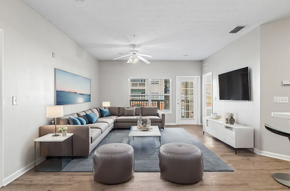 Oaks at Normandy Apartments — Photo 1