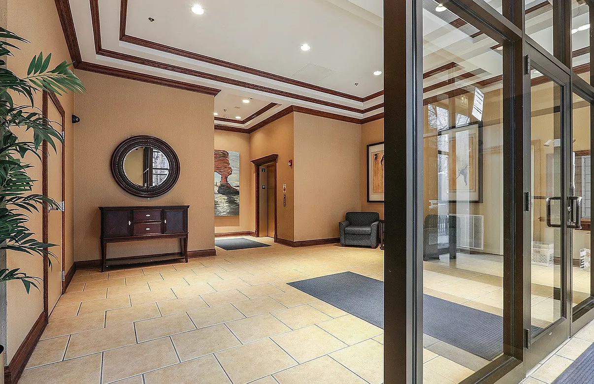 2 bed, 1200 sqft, $3,300 — Photo 2