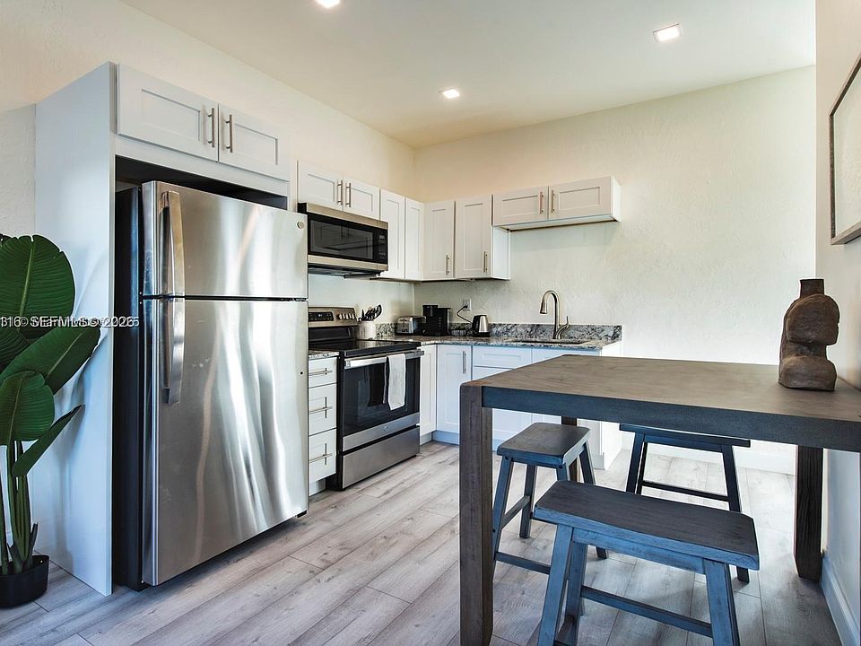 1st image of 115 SE 2nd St #2