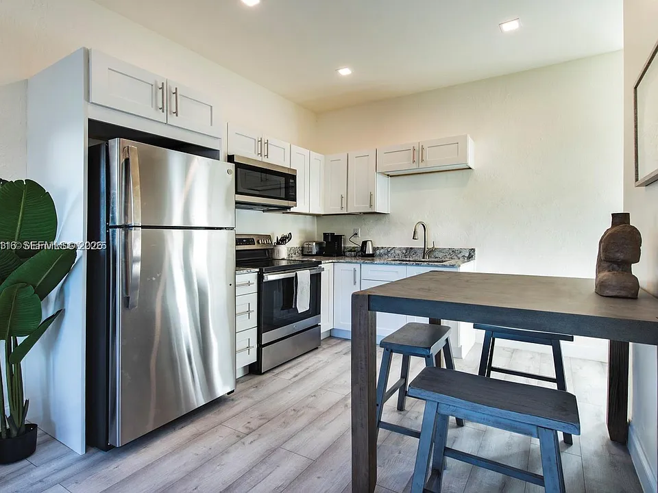 115 SE 2nd St #2