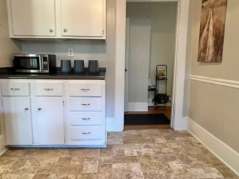 511 S Walker St — Photo 23