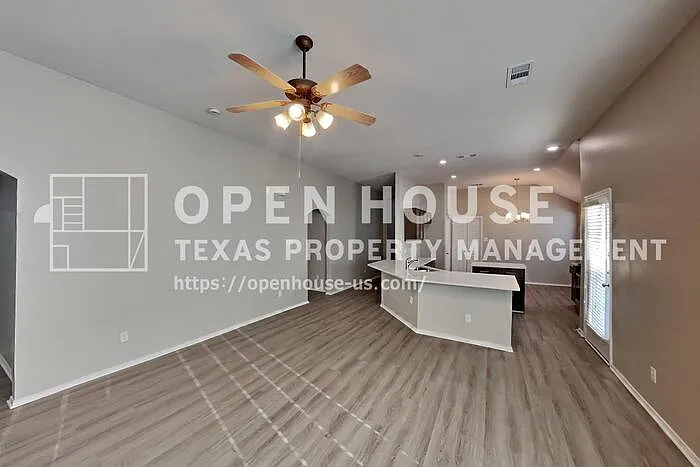 3 bed, 2.0 bath, 1808 sqft, $2,500 — Photo 3