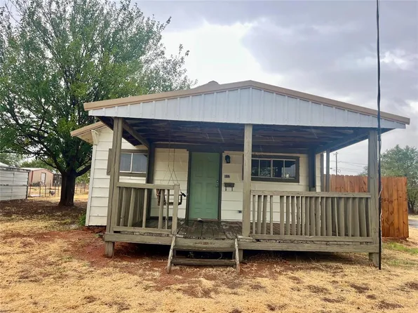 802 N 7th St, Sayre, OK 73662