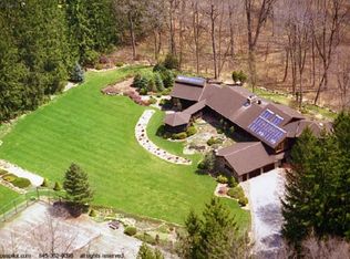 24 Sky Meadow Rd, Suffern, NY 10901