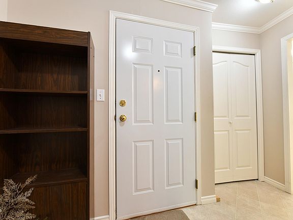 4th image of 2626 Countess St #322