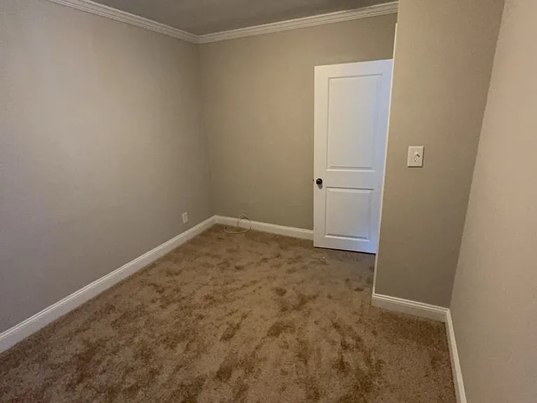 547 Munroe Cir — Photo 18