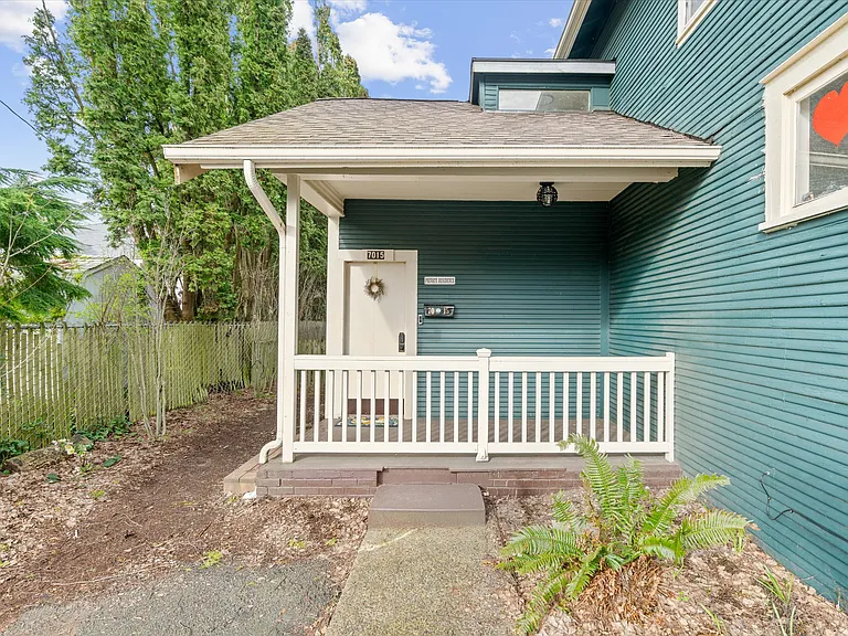 7015 N Greeley Ave #B — Photo 11