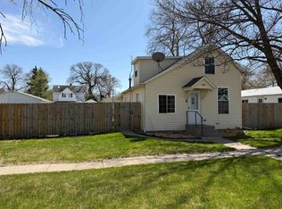 1709 12th St, Columbus, NE 68601