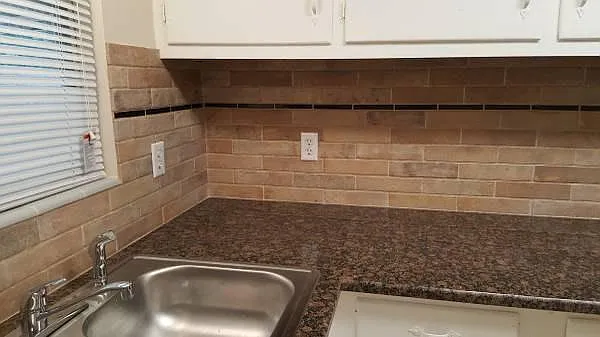 3 bed, 1306 sqft, $2,000 — Photo 4