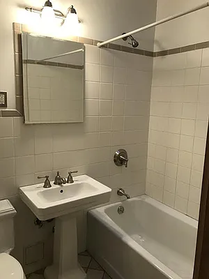 Rented by Salon Realty Corp | media 7