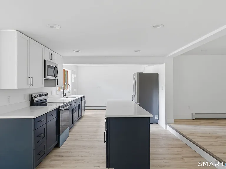 765 Norwich Ave — Photo 14