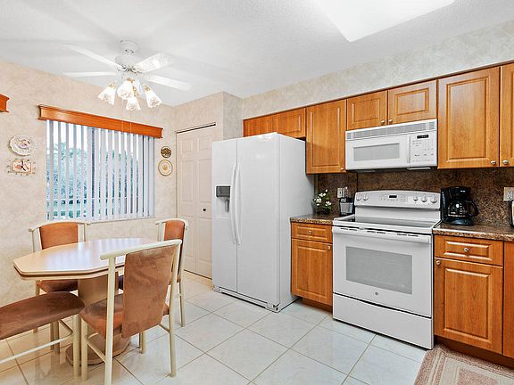 3rd image of 5746 Crystal Shores Dr APT 207