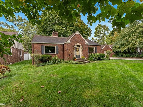 4th image of 3618 Glenmere Dr