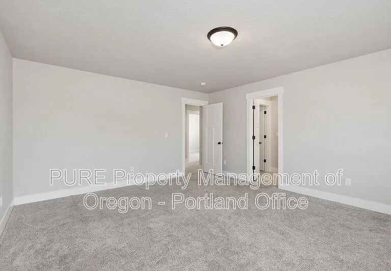 1730 NE Gilbert Ln — Photo 18