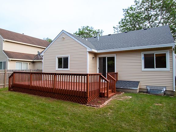 3rd image of 1868 Isle Royal Ln