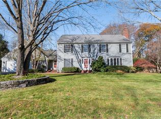 12 Seaview Dr, Barrington, RI 02806