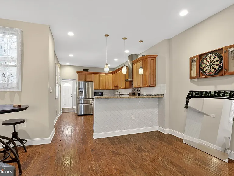 3408 Richmond St — Photo 5
