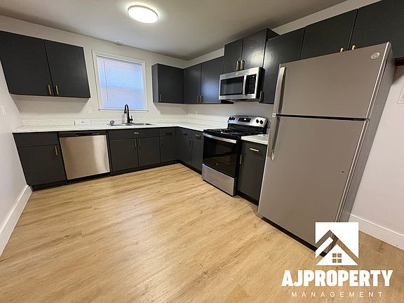 3rd image of 215 S Menlo Ave APT 2