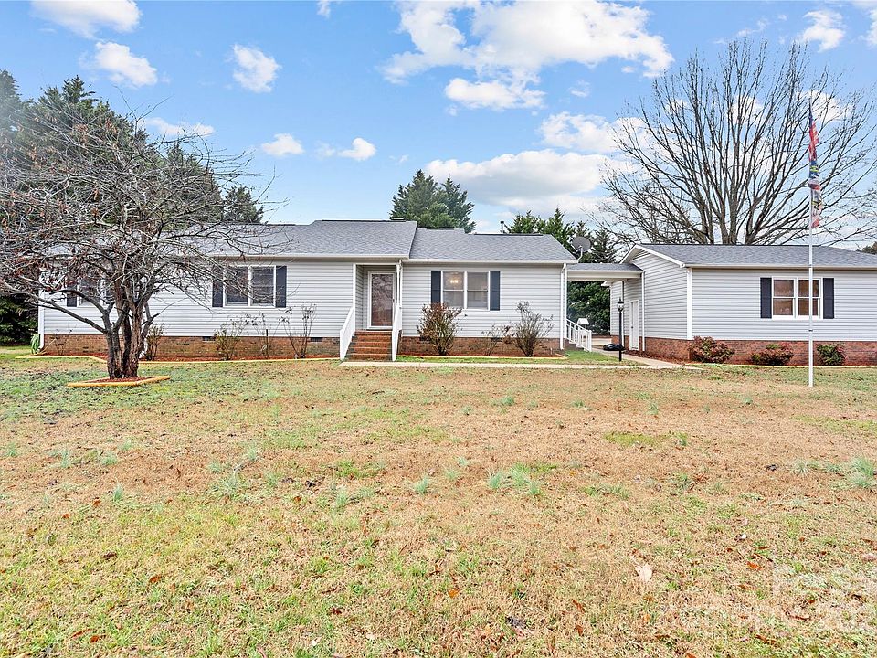 1st image of 2090 Cardinal Hill Dr