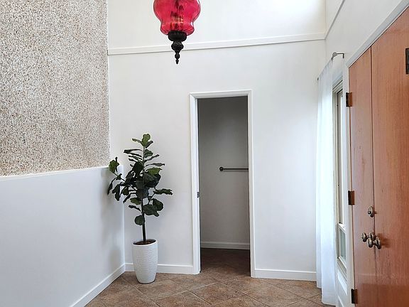 5th image of 376 Mira Mar Ave