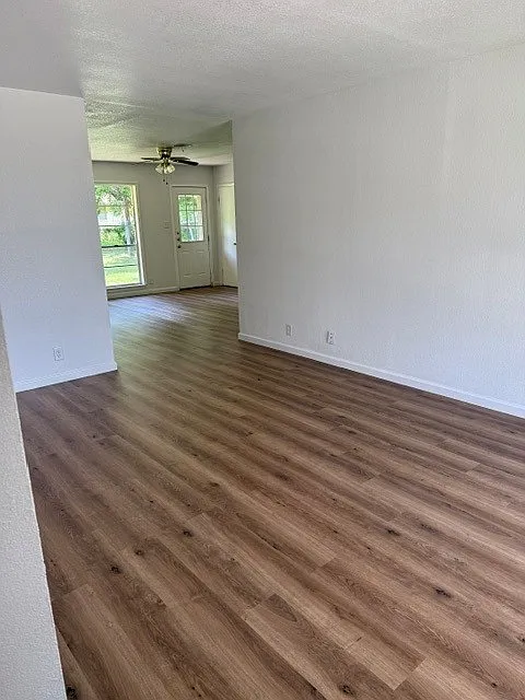 3 bed, 1256 sqft, $1,245 — Photo 3