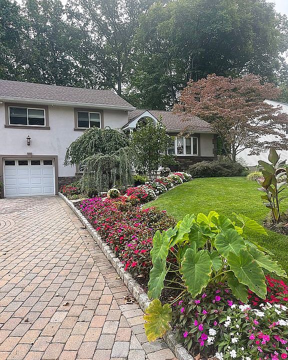 2nd image of 12 Riker Hill Rd