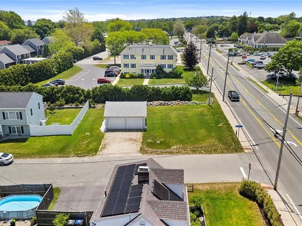 3055 E Main Rd, Portsmouth, RI 02871