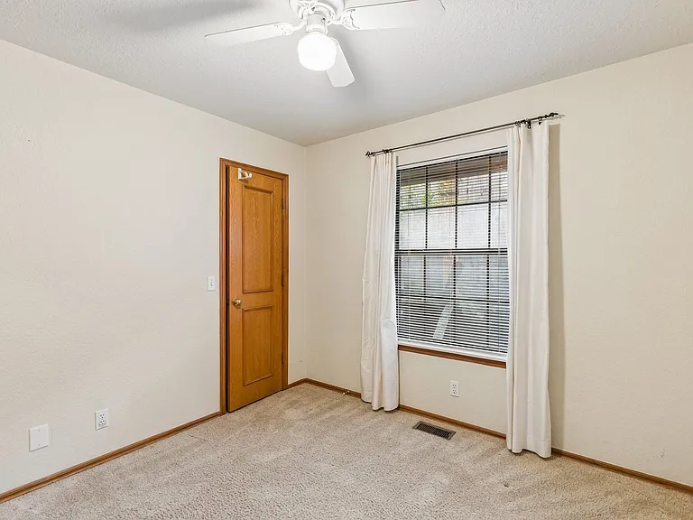 1820 Chelsea Dr — Photo 34