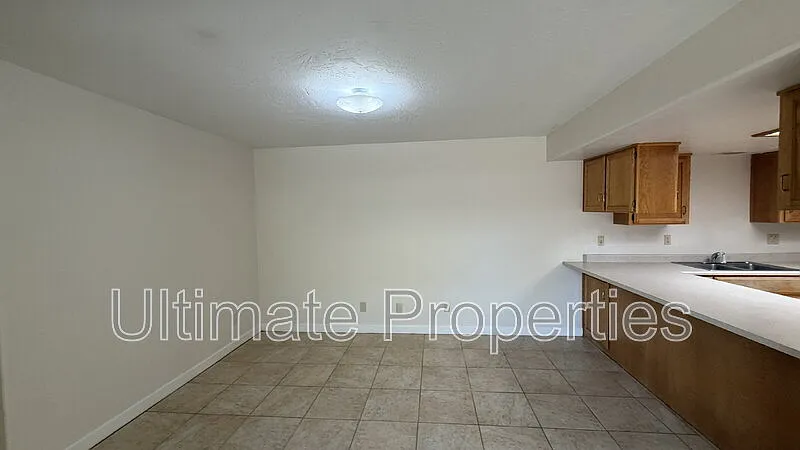 3 bed, 2.0 bath, 1532 sqft, $1,695 — Photo 4