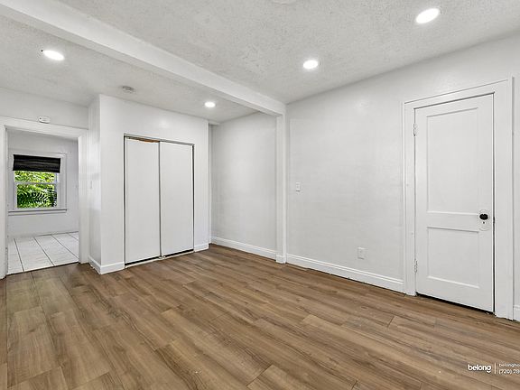 3rd image of 1555 Clinton St #B