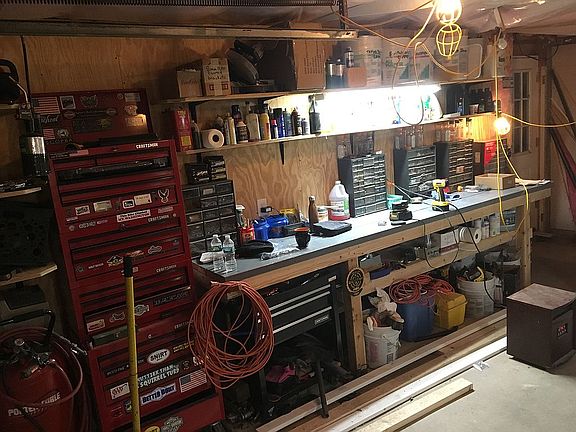 Garage workbench