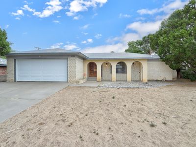 8709 Avenales Ave NE, Albuquerque, NM, 87111
