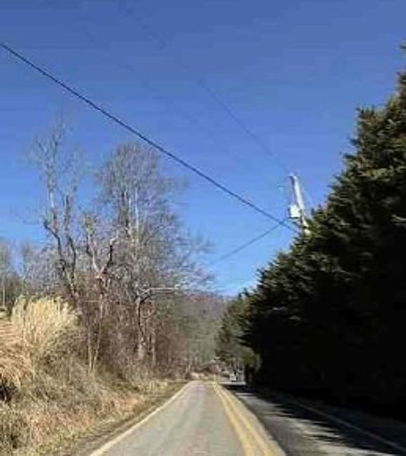 Exterior Neighborhood (street photo)