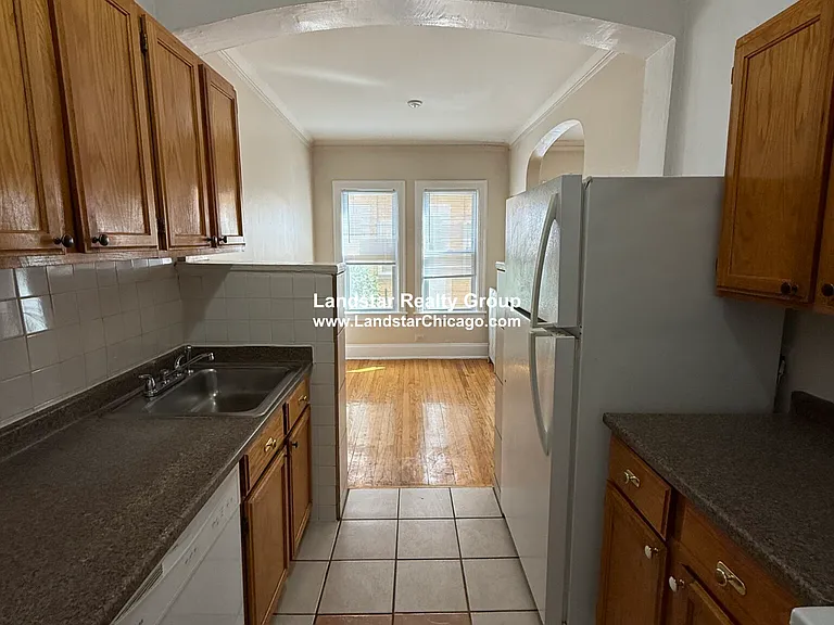 4937 N Whipple St #1E — Photo 7