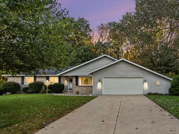 2940 Bramble Dr, Kalamazoo, MI 49009