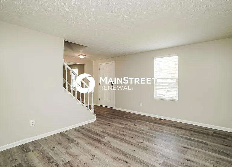 696 Maclam Dr — Photo 6