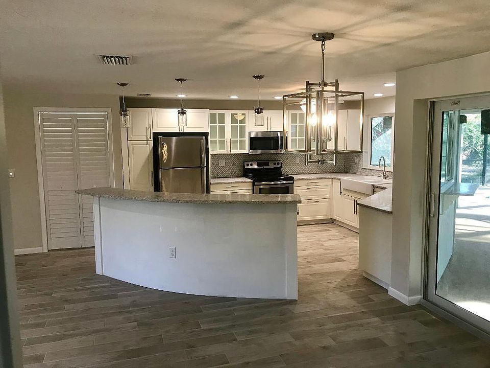 1st image of 2316 Lake Shore Dr