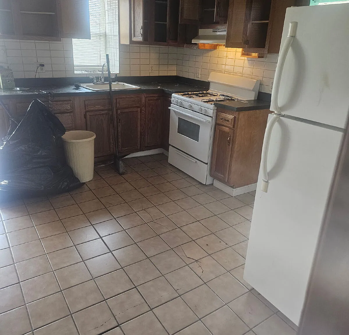 1 bed, 1.0 bath, $900 — Photo 3