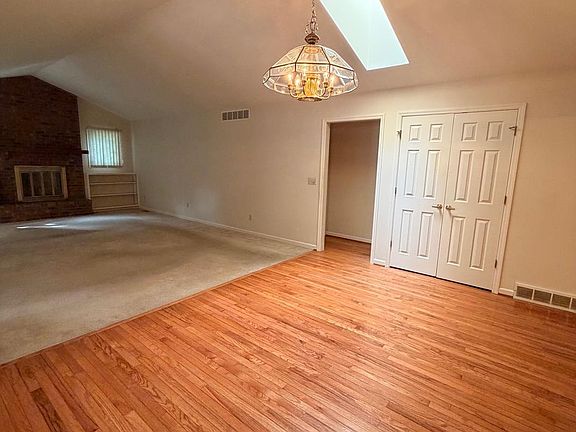 3rd image of 6195 Fairfield Rd APT 17