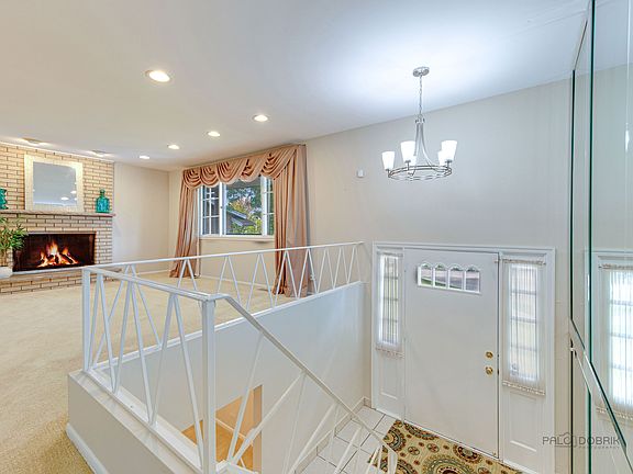 2nd image of 606 Russett Ct