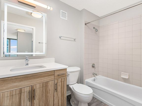 5th image of 365 E South Water St #1414