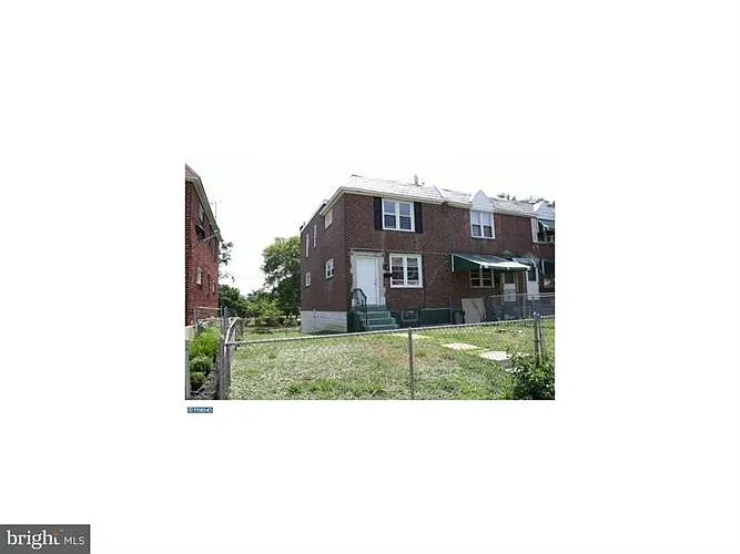 209 W 21st St photo 1