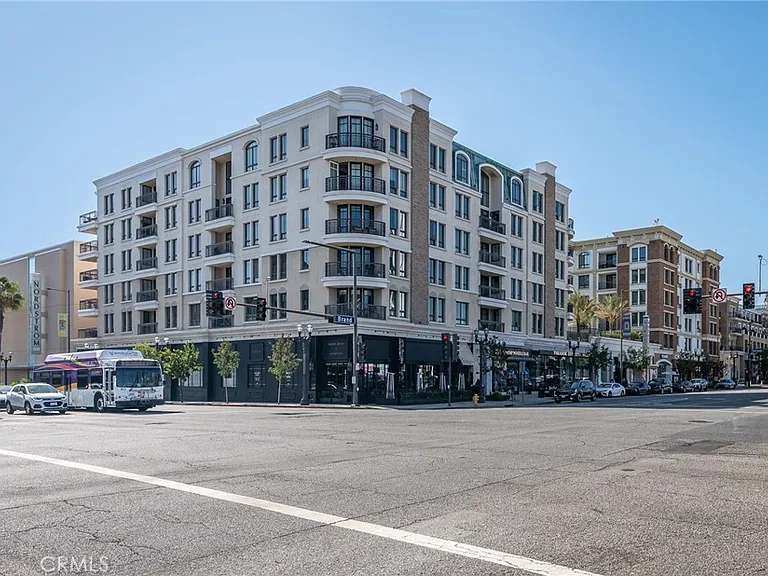 268 Caruso Ave — Photo 48