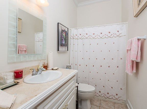 3rd image of 17 Niblick Ct