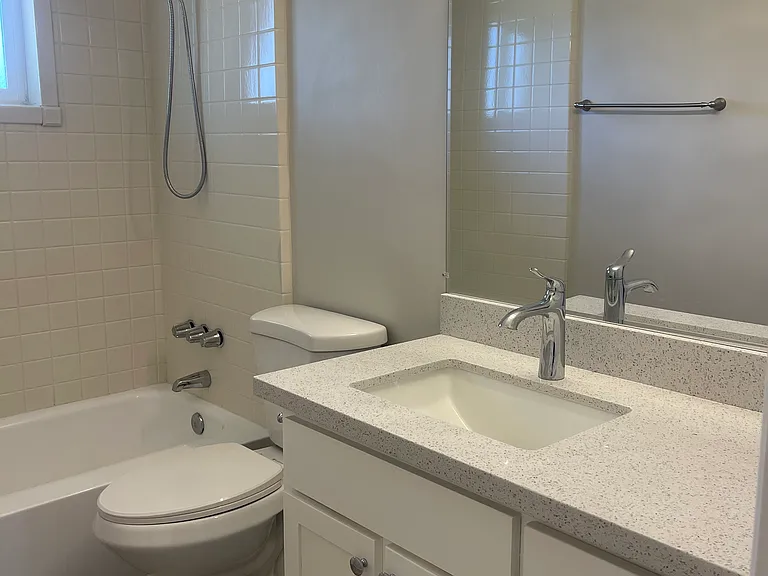 1939 E Missouri Ave #15 — Photo 10